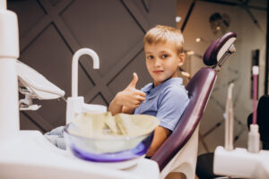 Preparación en casa para visita al dentista - niño con autismo